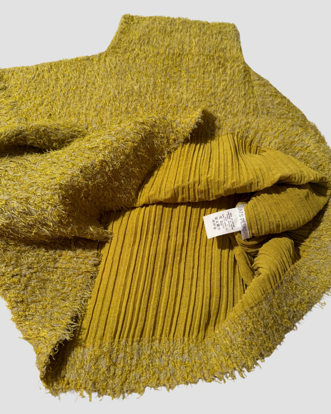 ISSEY MIYAKE PLEATS PLEASE fuzzy pullover